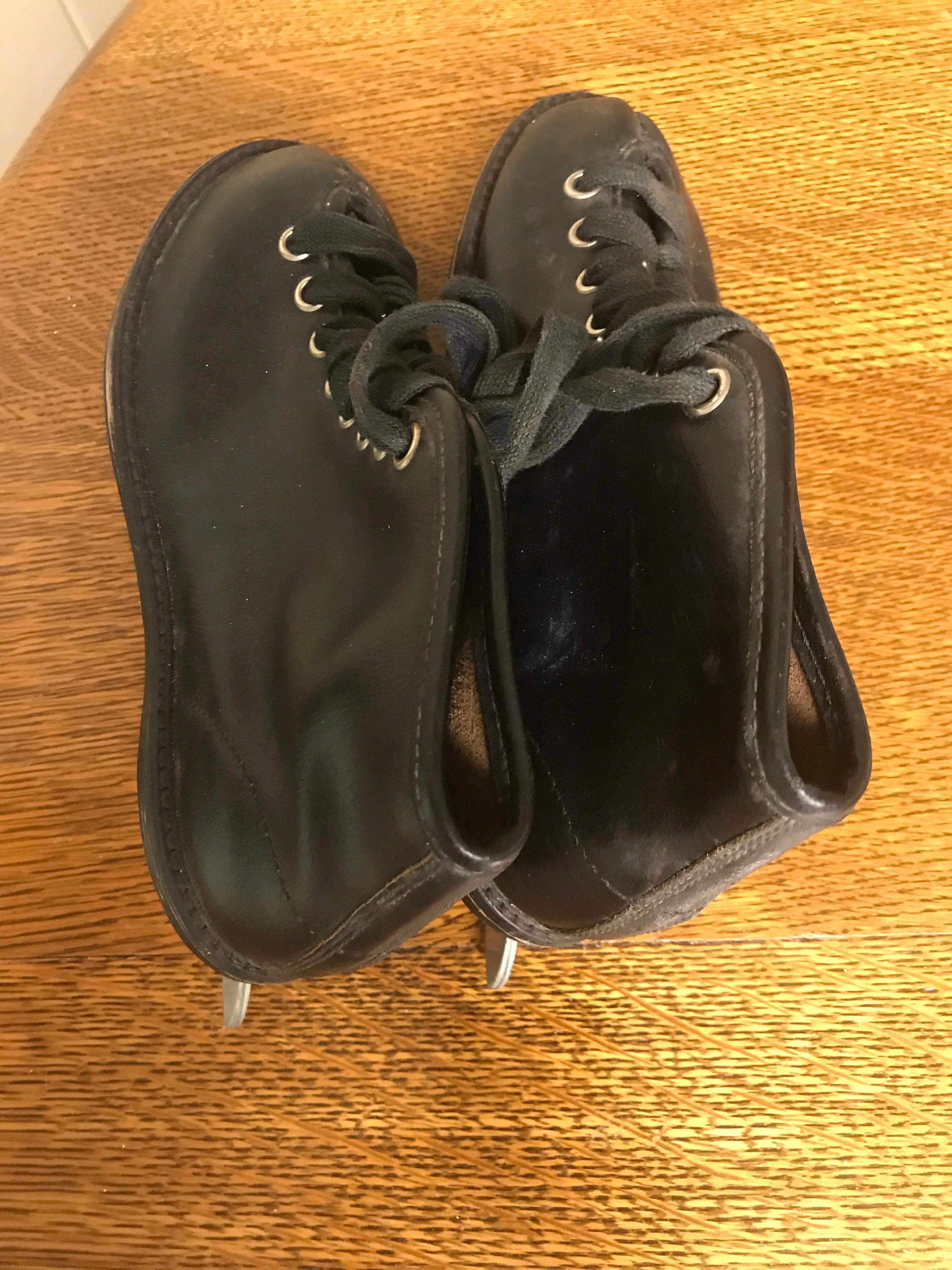 € Vintage Small Black Leather ARCO Ice Skates No Size Measures 9.5”L