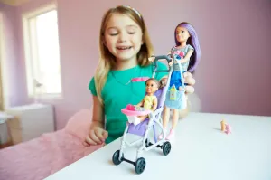 Barbie Babysitting Playset with Skipper Doll, Baby Doll