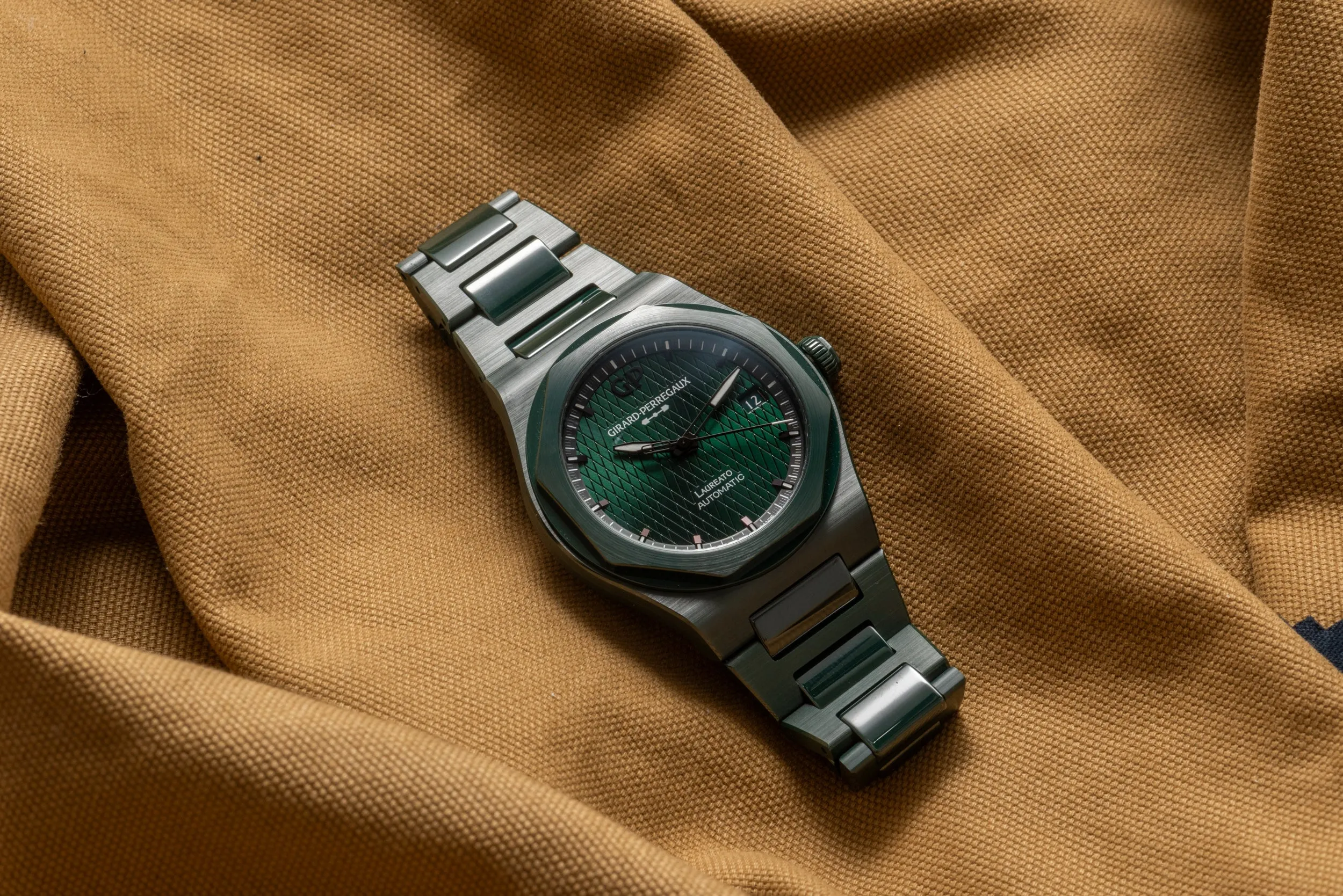 Girard Perregaux Laureato 38mm Green Ceramic Aston Martin Edition