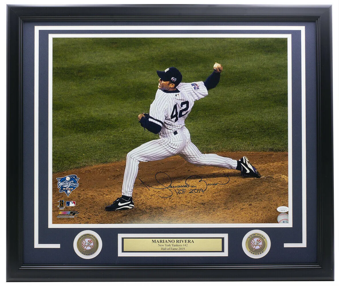 Mariano Rivera Signed Framed Yankees 16x20 Photo HOF 2019 JSA