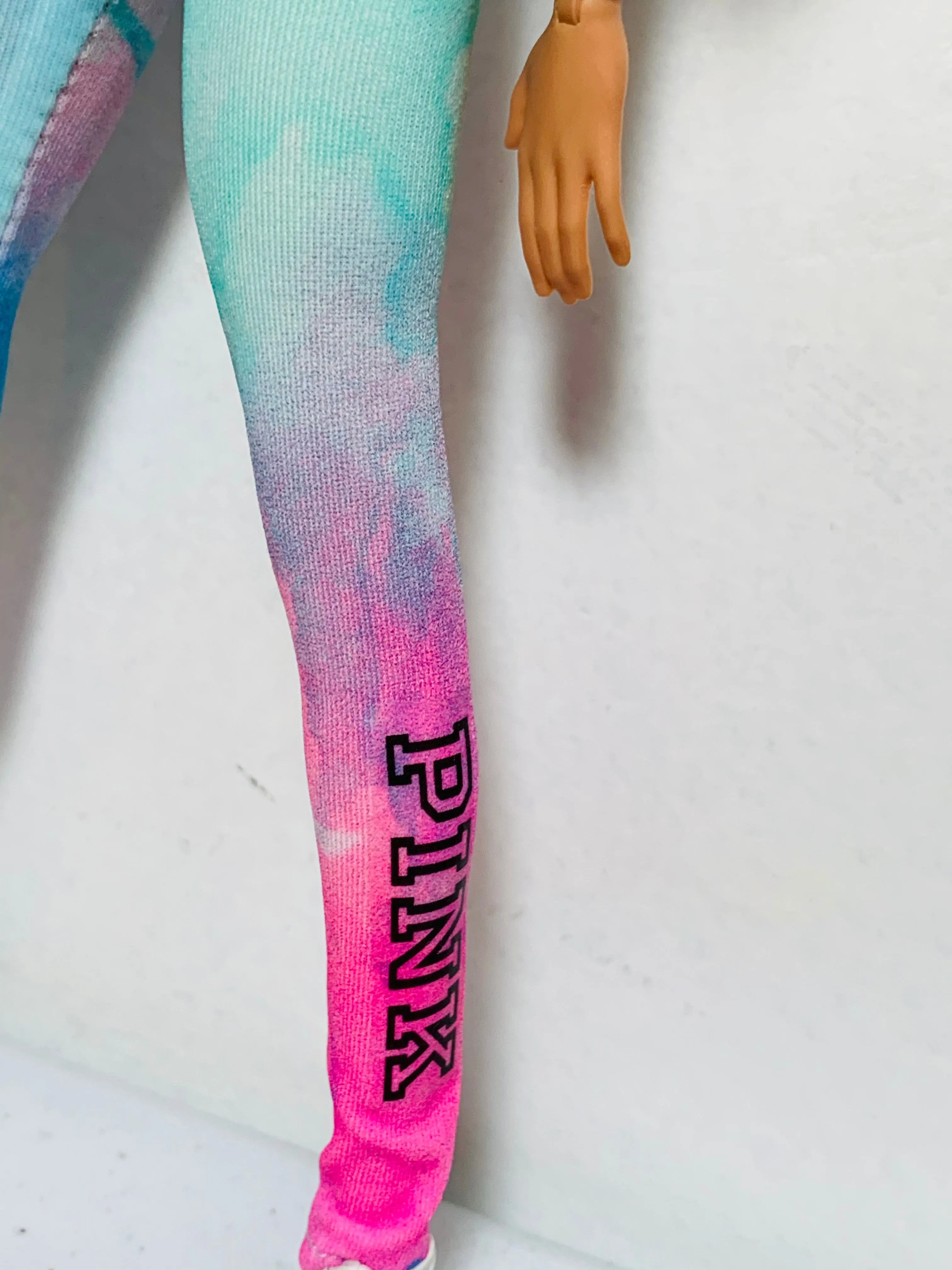 Tie dye leggings and crop top “PINK “logo